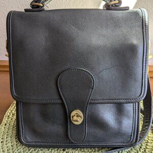 Coach Vintage Black DOP-5130 Station Leather Crossbody With Turnlock Closure